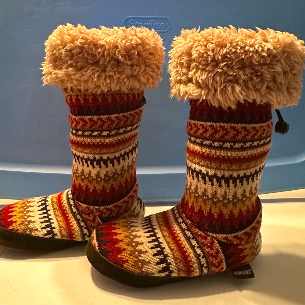 The Original Muk Luks Slipper Boot Sz 5-6 Small Women’s